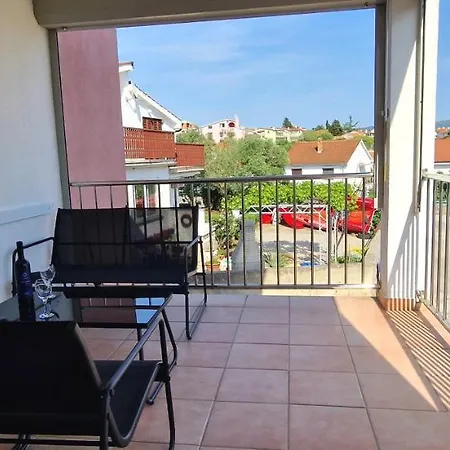 Apartman Lana *